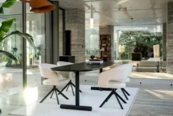SitSmart Eetkamerstoelen^Eetkamerstoel Tyler Cream - zwart Ekoda
