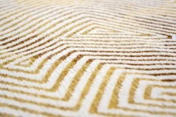 Discount Louis de Poortere Vloerkleed Yellow Hippy 9799 Coral |